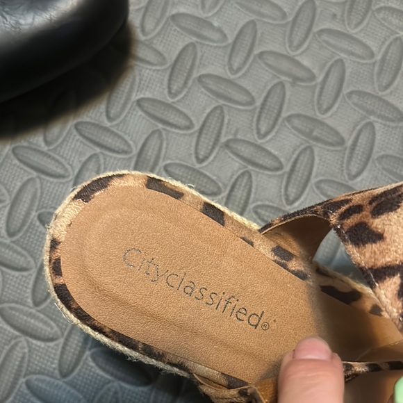 Leopard Print Women's Sandals - Picture 2 of 8